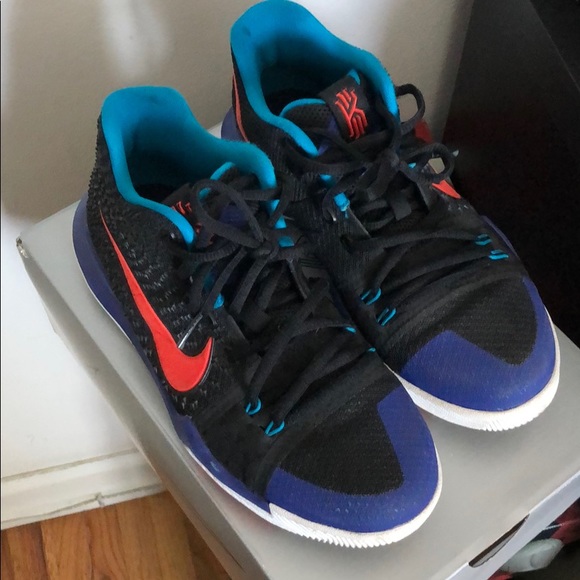 Nike Kyrie 5. Grade school size 7 - Picture 3 of 8